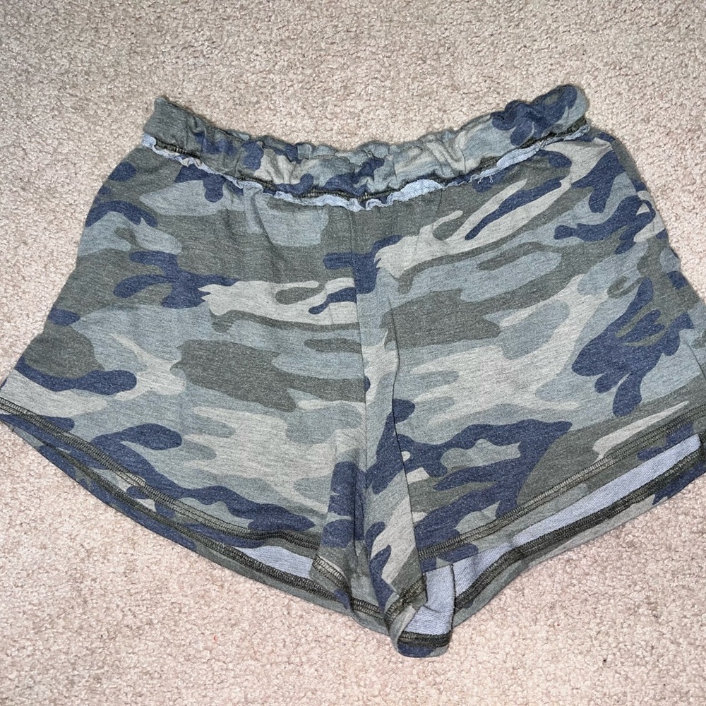 Camo Shorts - Picture 2 of 4